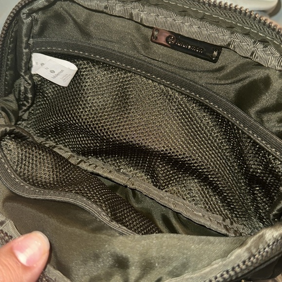 lululemon athletica Camouflage Crossbody Bag - Picture 5 of 8